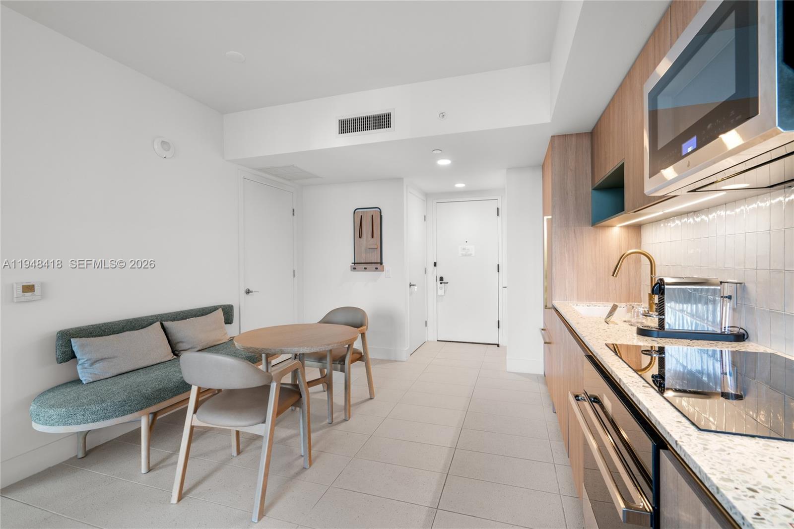 159 NE 6th St # 2804