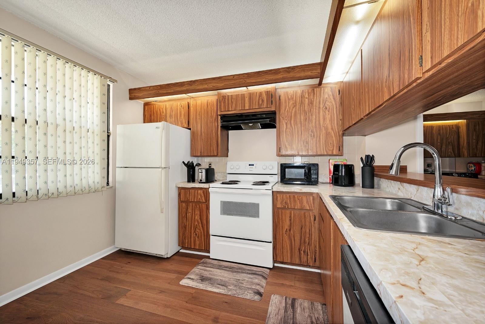 3515 Village Blvd # 206