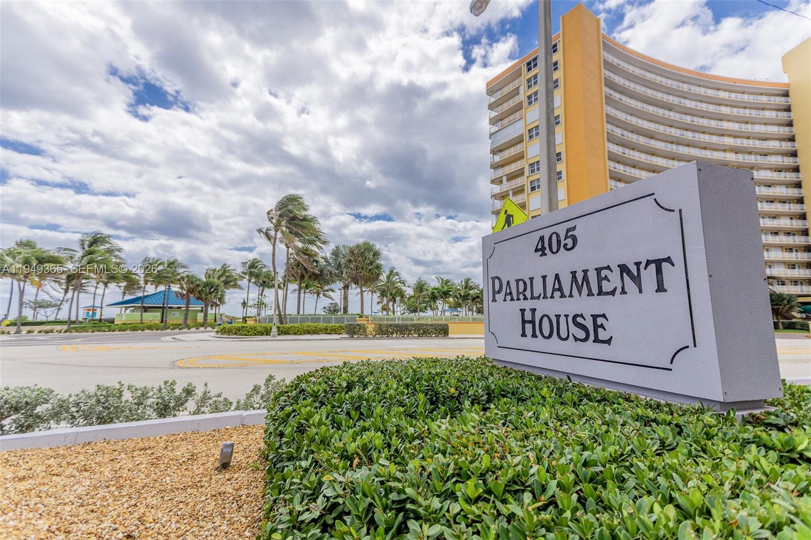 405 N Ocean Blvd # 1528