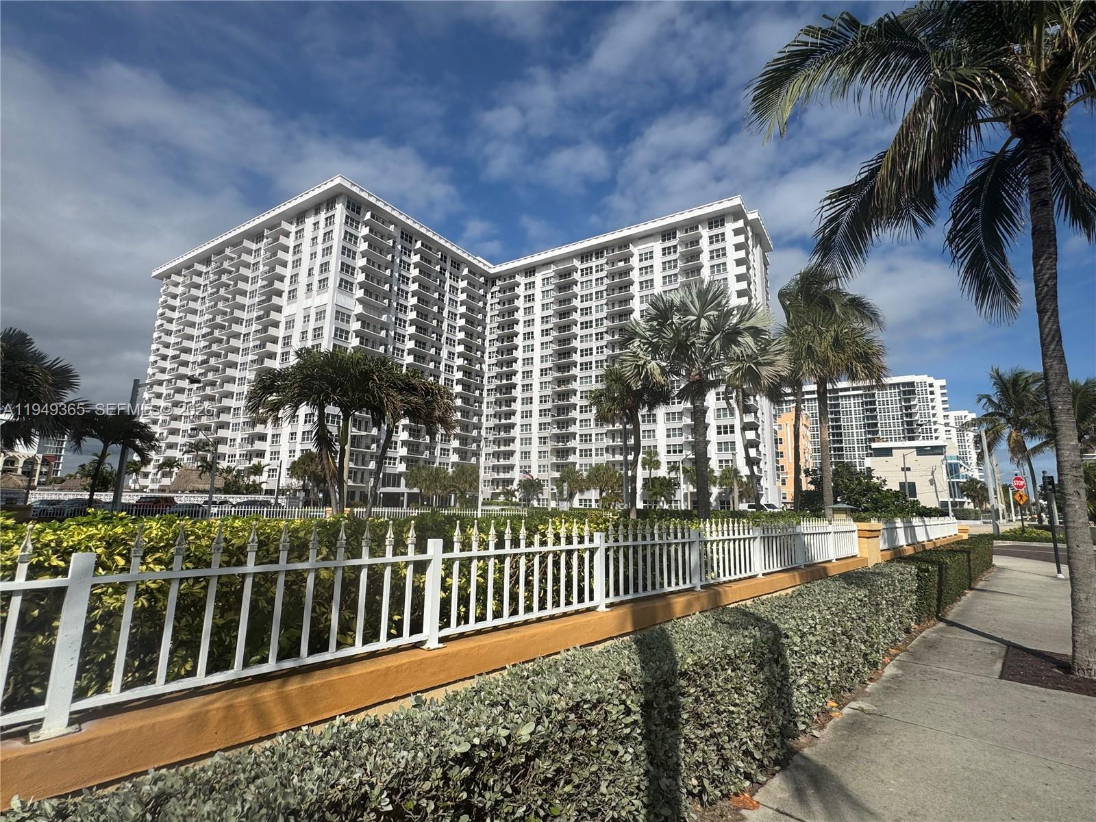405 N Ocean Blvd # 1528