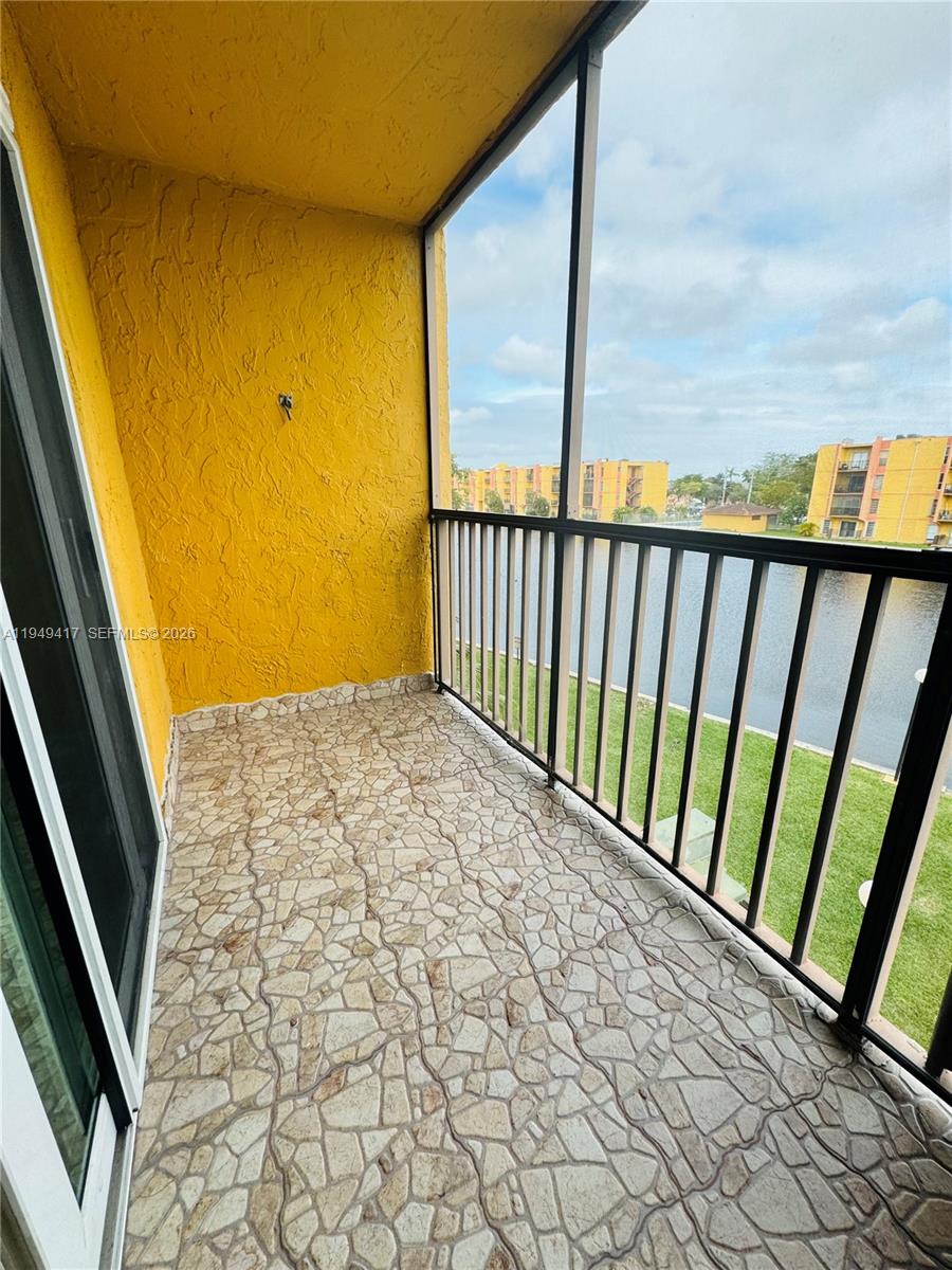 4717 NW 7th St # 10 Unit: 308-10