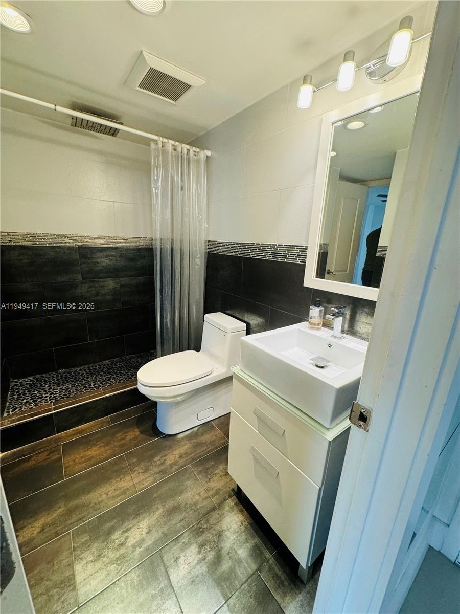 4717 NW 7th St # 10 Unit: 308-10