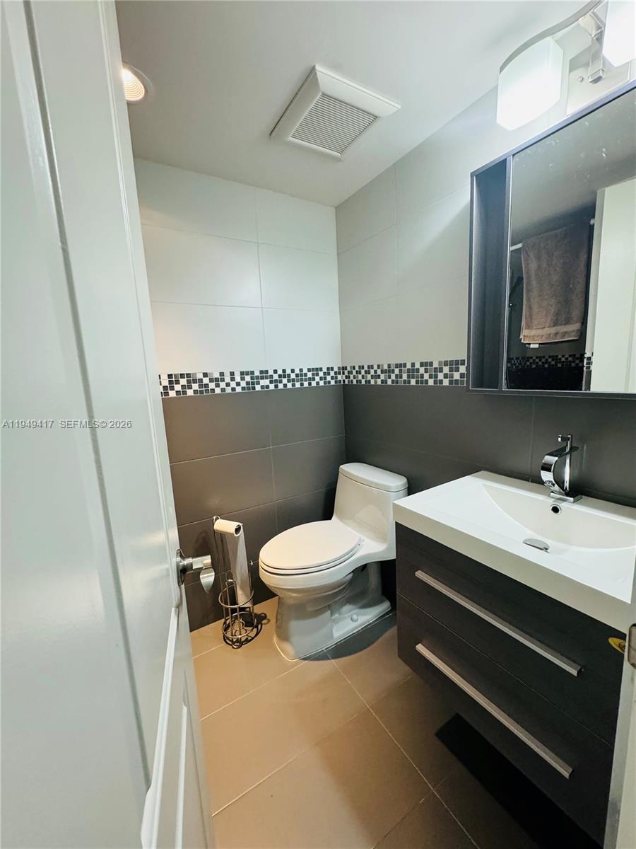 4717 NW 7th St # 10 Unit: 308-10