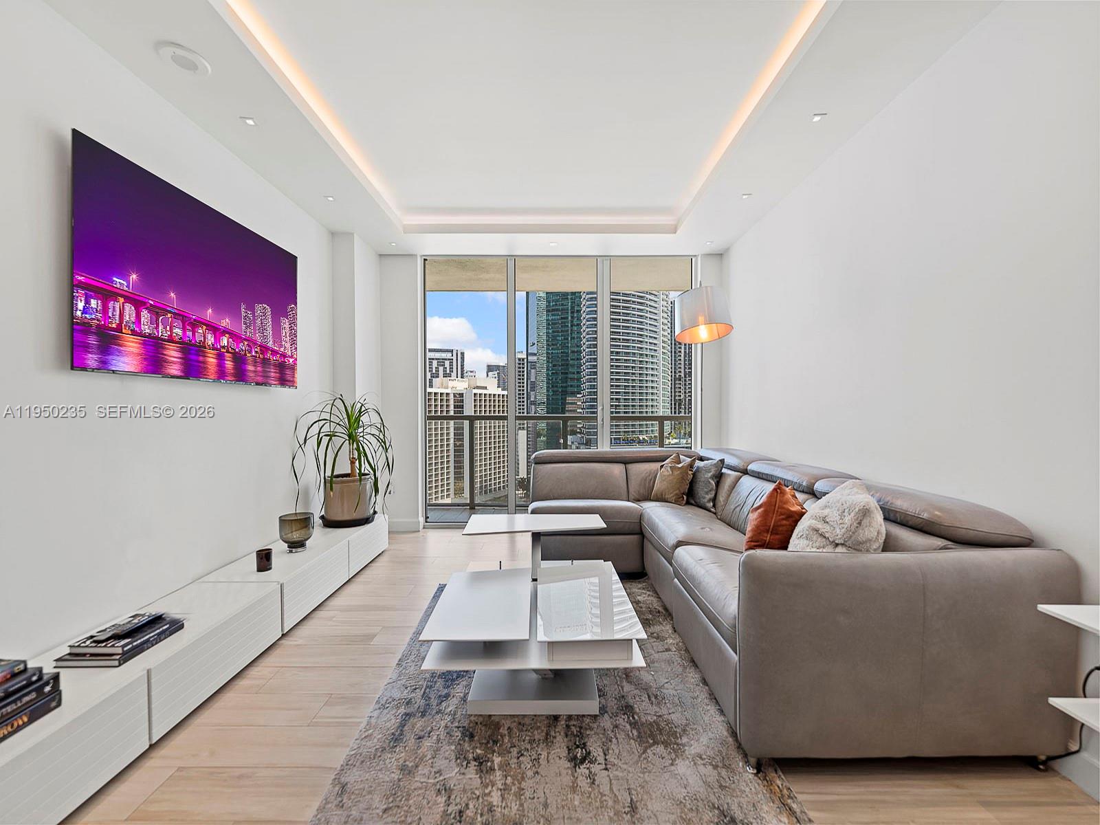 500 Brickell Ave # 2203