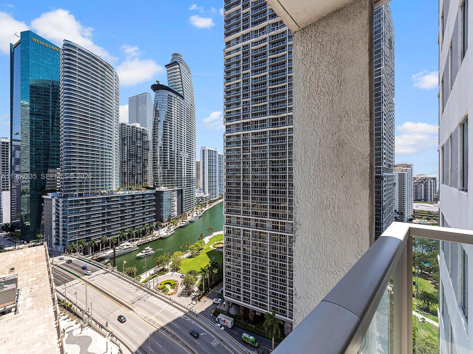 500 Brickell Ave # 2203