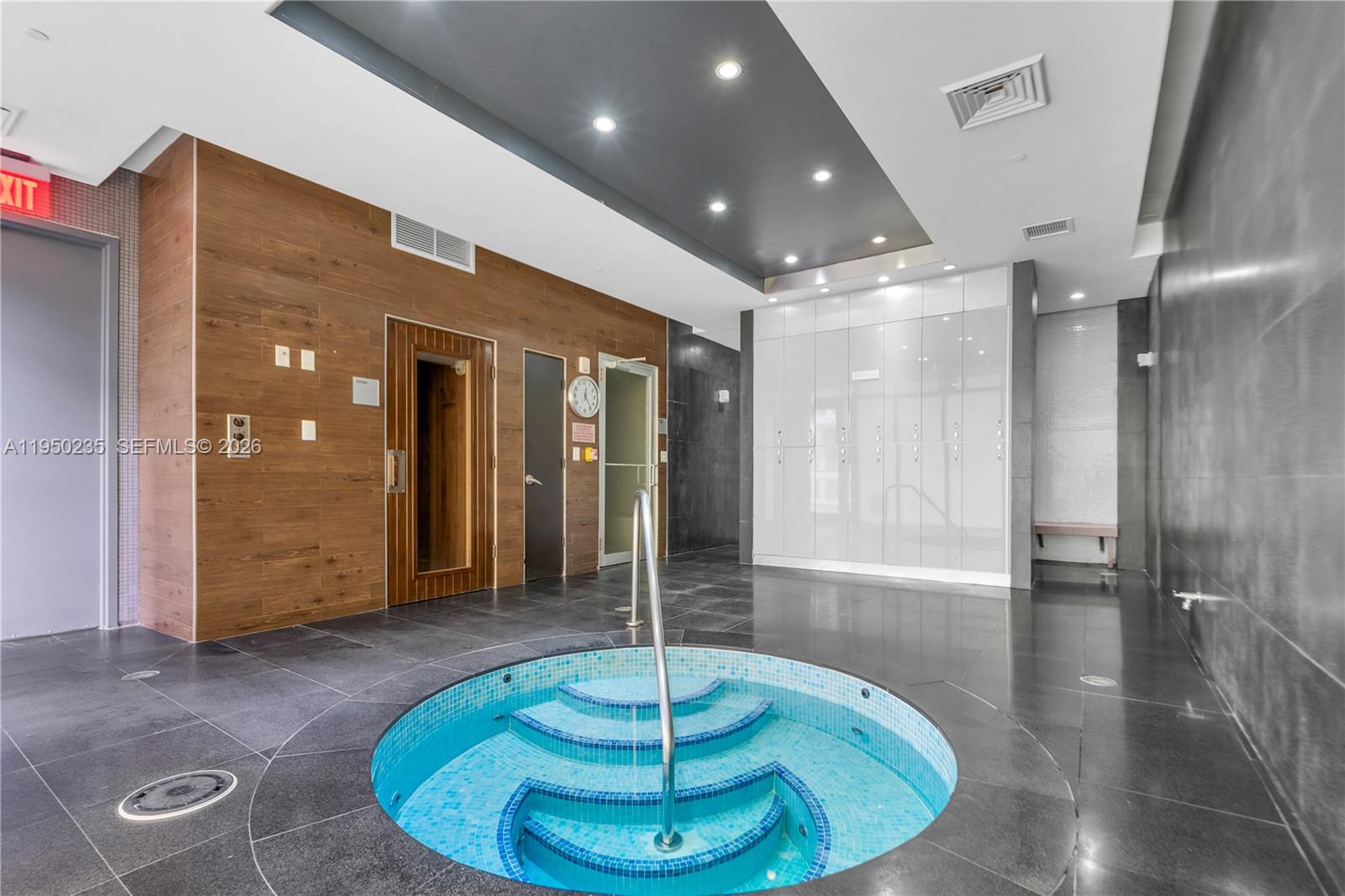 500 Brickell Ave # 2203