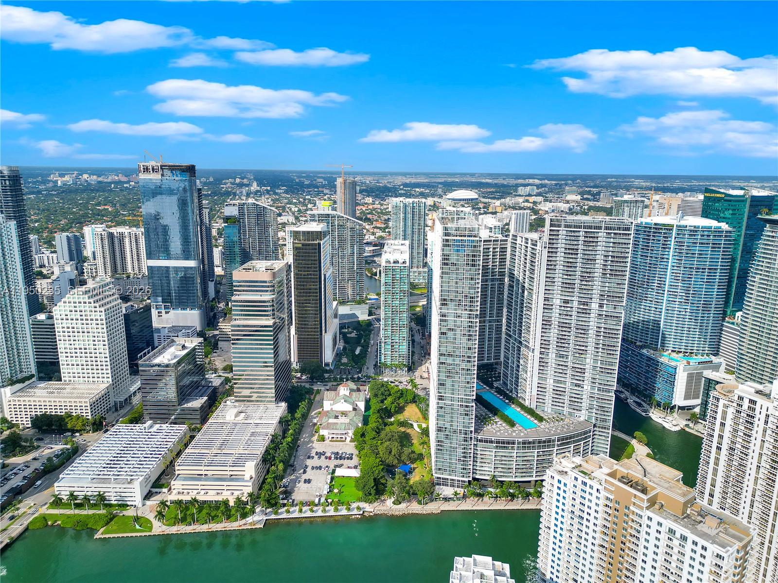 500 Brickell Ave # 2203