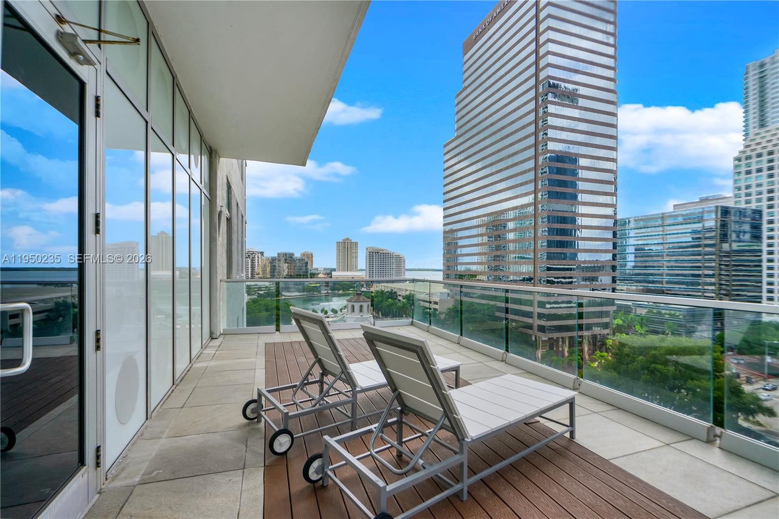 500 Brickell Ave # 2203