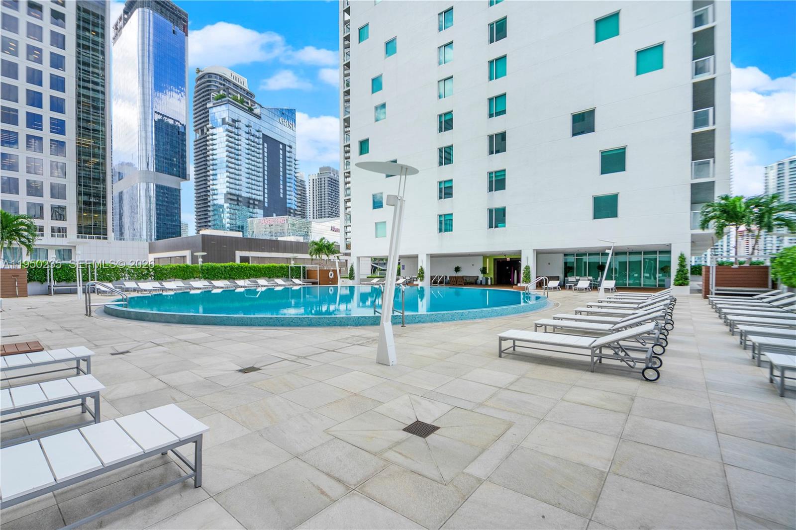 500 Brickell Ave # 2203