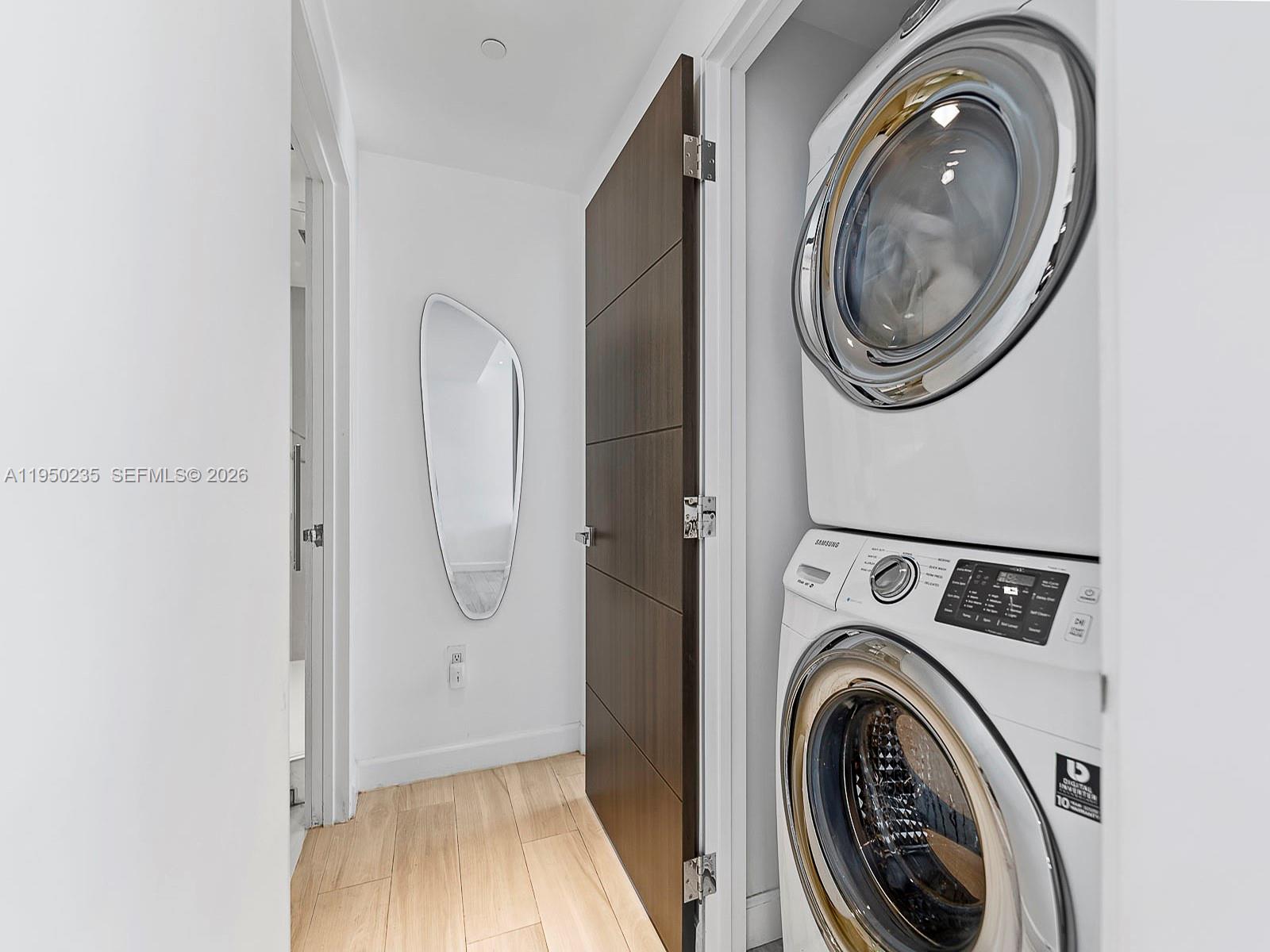 500 Brickell Ave # 2203