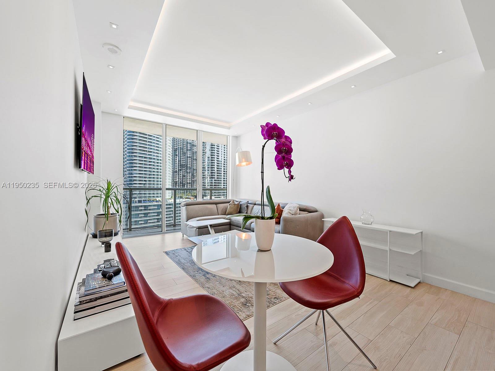 500 Brickell Ave # 2203