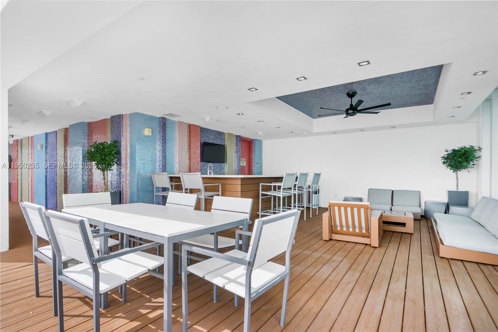 500 Brickell Ave # 2203