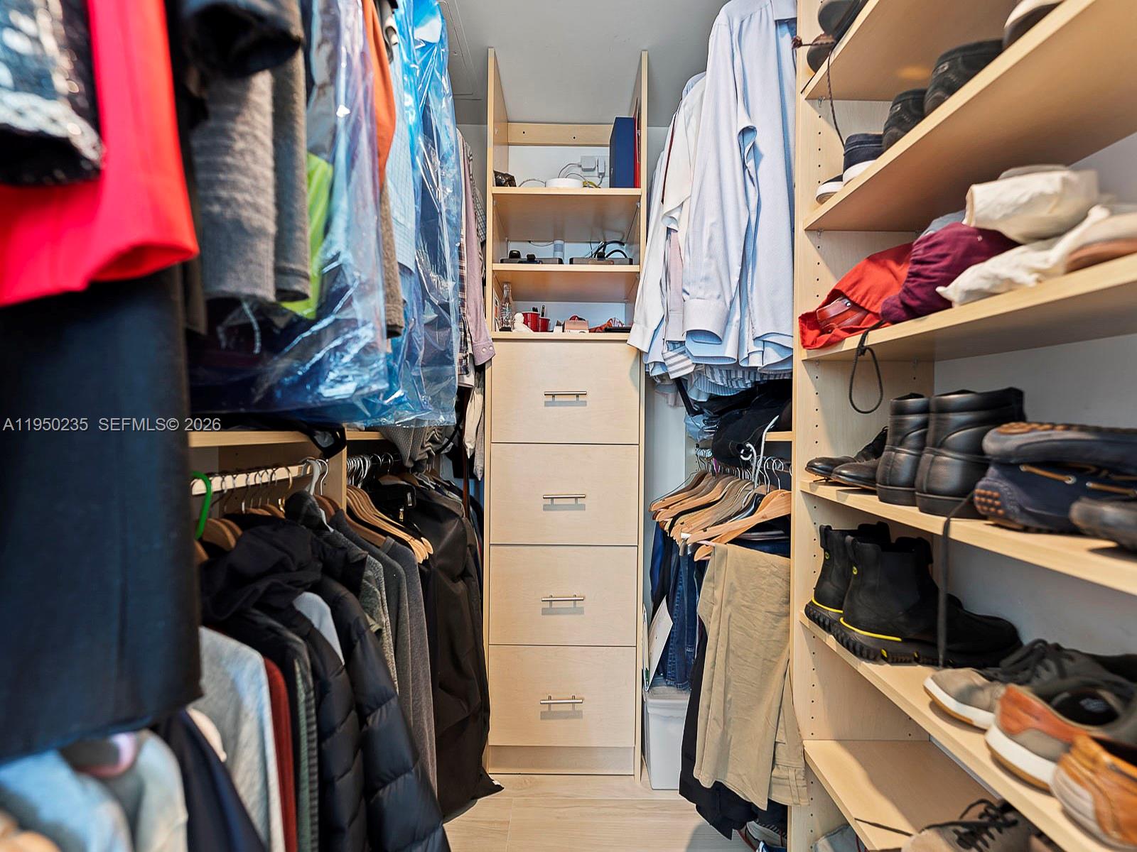 500 Brickell Ave # 2203