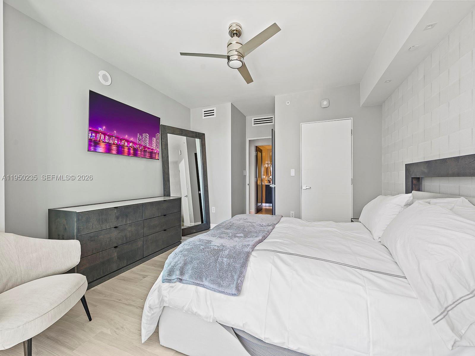 500 Brickell Ave # 2203