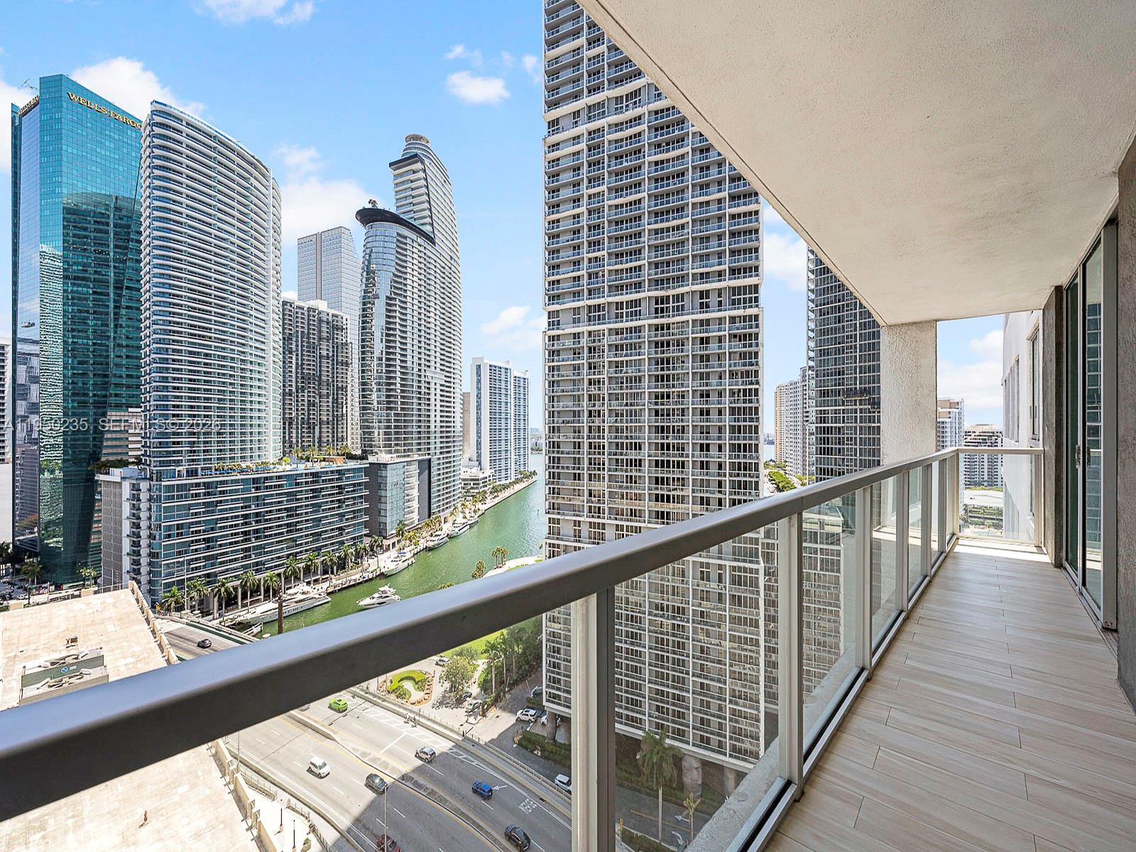 500 Brickell Ave # 2203