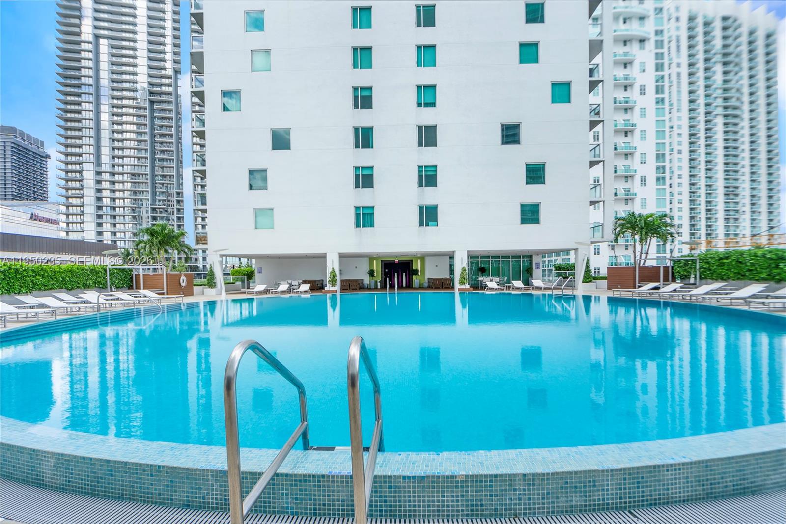 500 Brickell Ave # 2203
