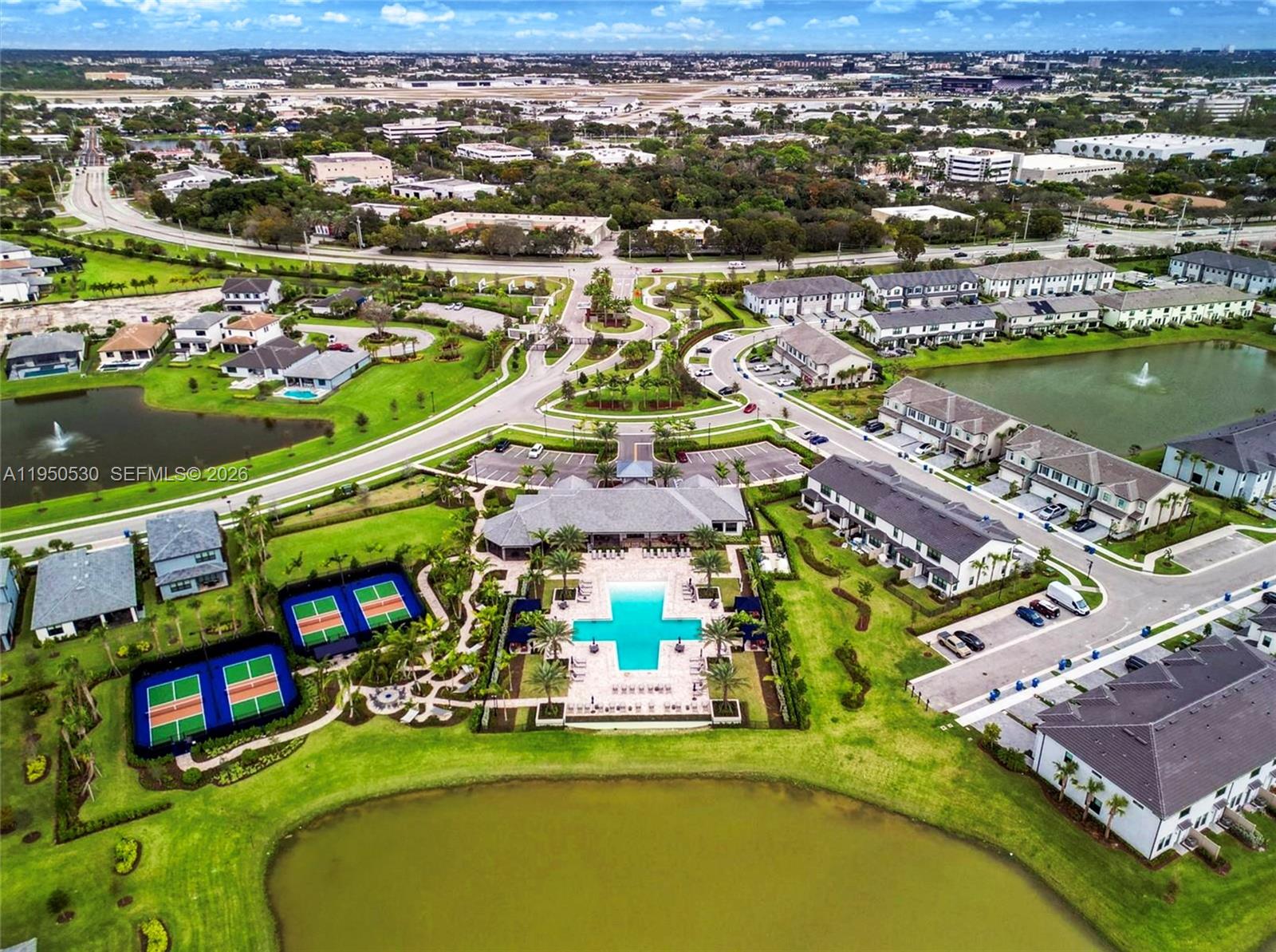 2121 S Appleton Cir S