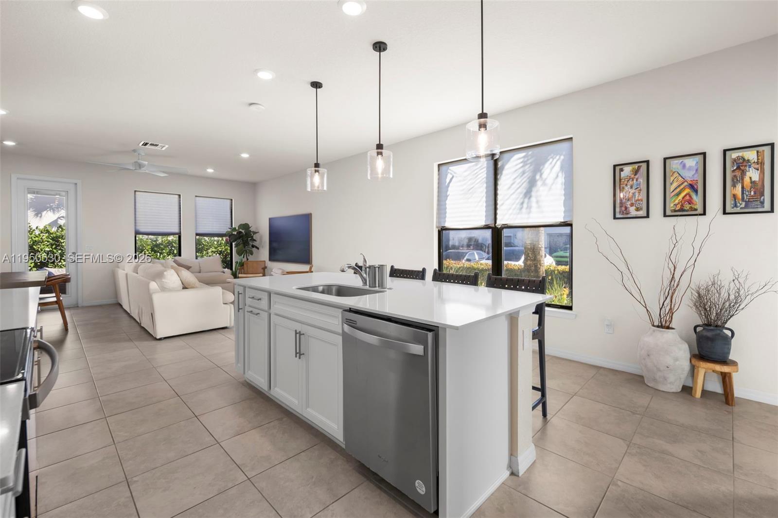 2121 S Appleton Cir S