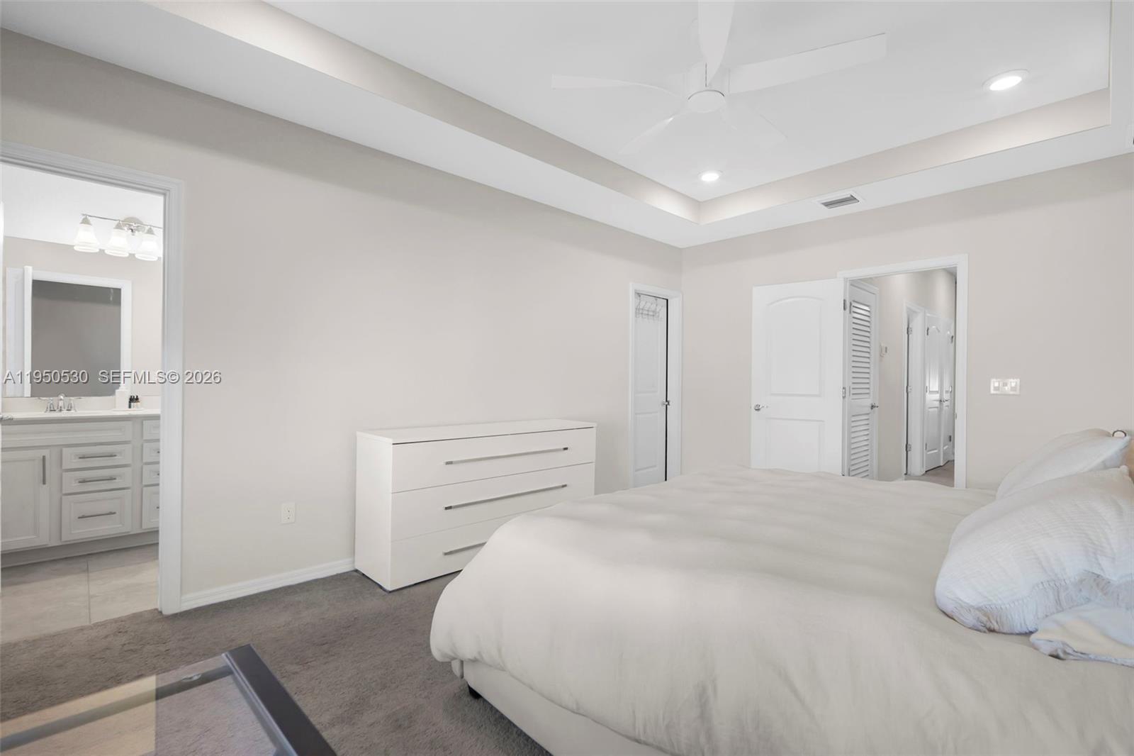 2121 S Appleton Cir S