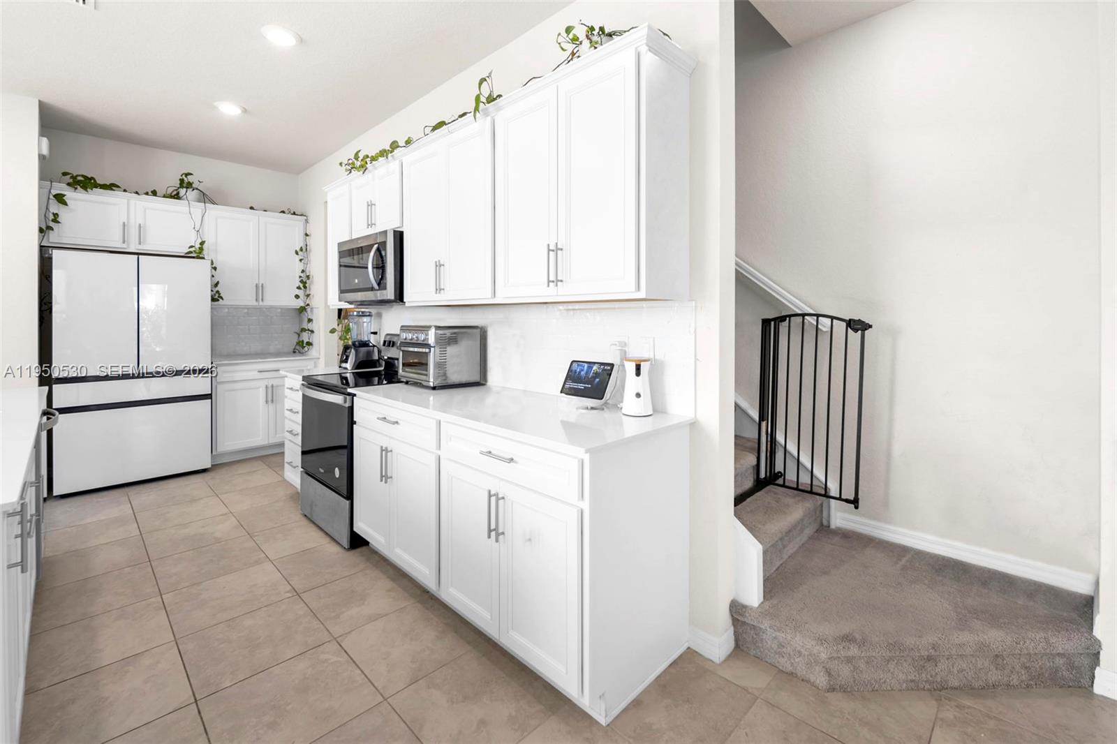 2121 S Appleton Cir S