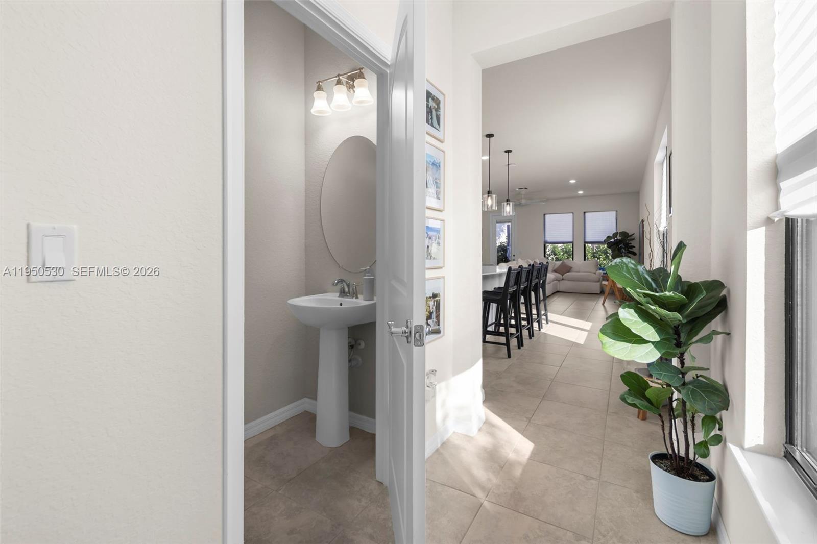 2121 S Appleton Cir S