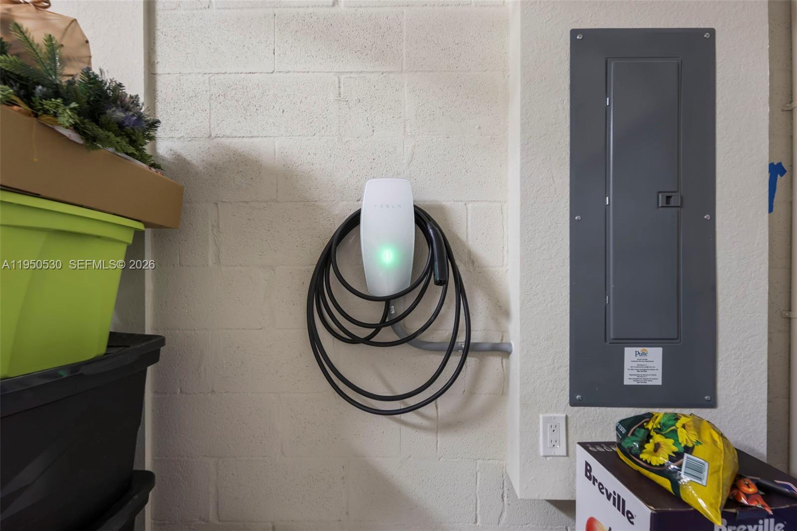 2121 S Appleton Cir S