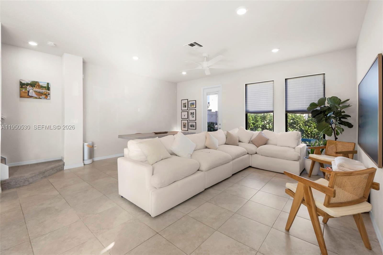 2121 S Appleton Cir S