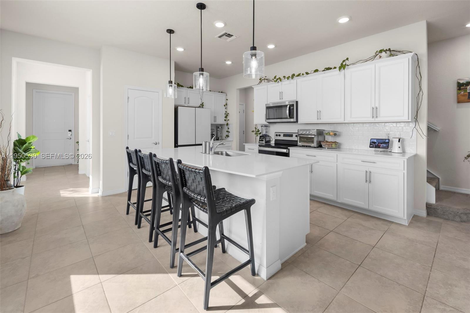 2121 S Appleton Cir S