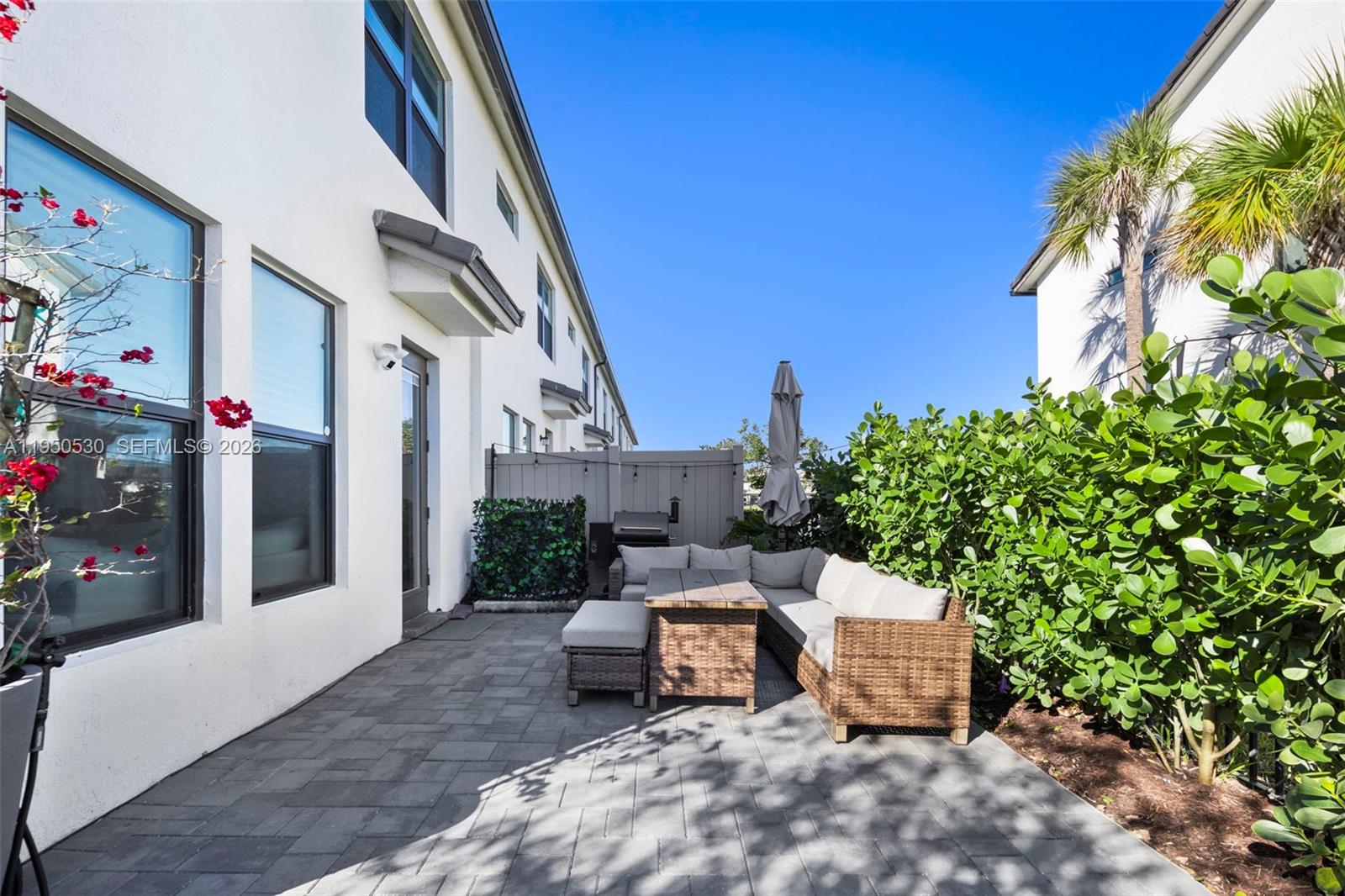 2121 S Appleton Cir S