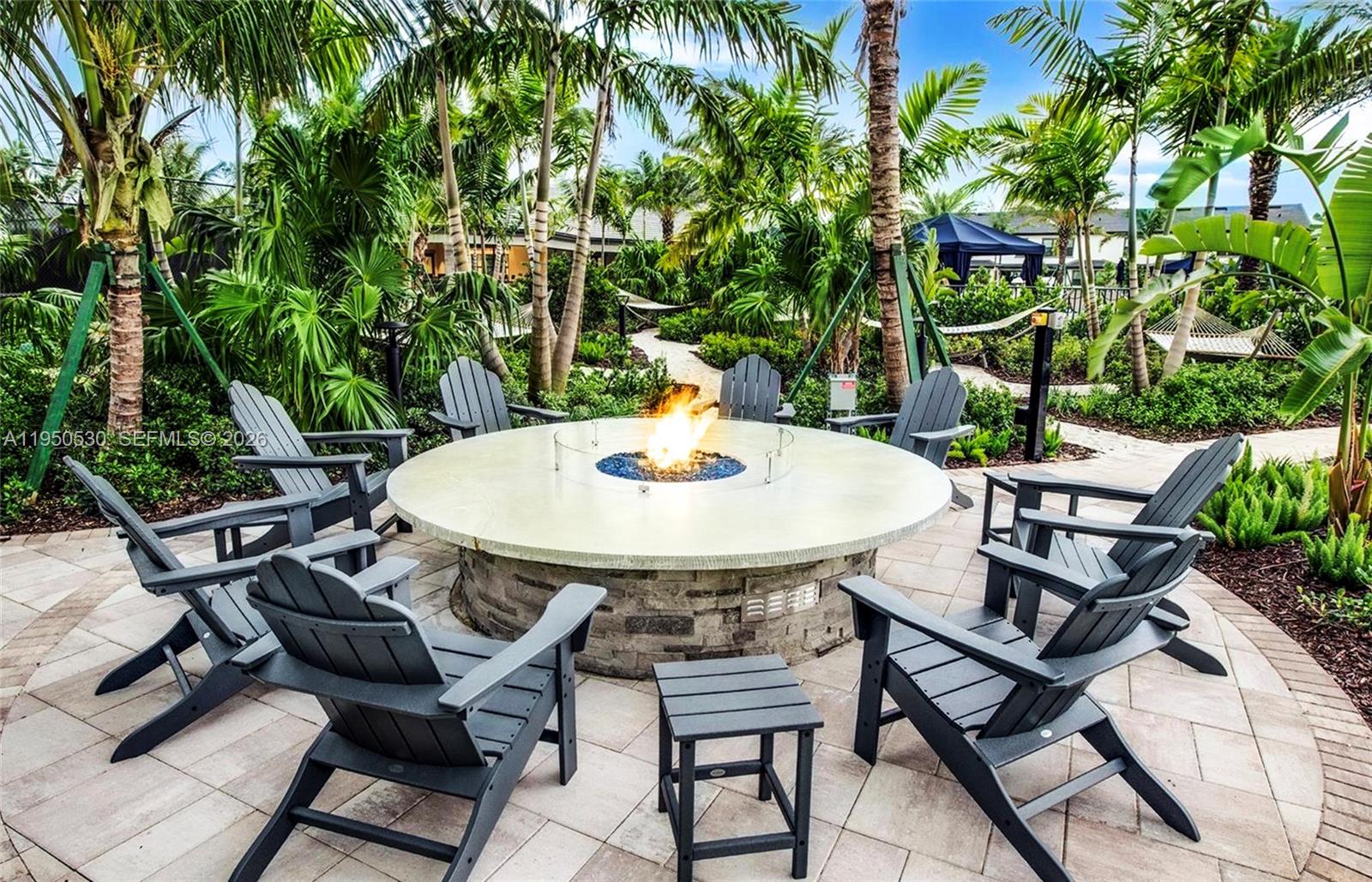 2121 S Appleton Cir S