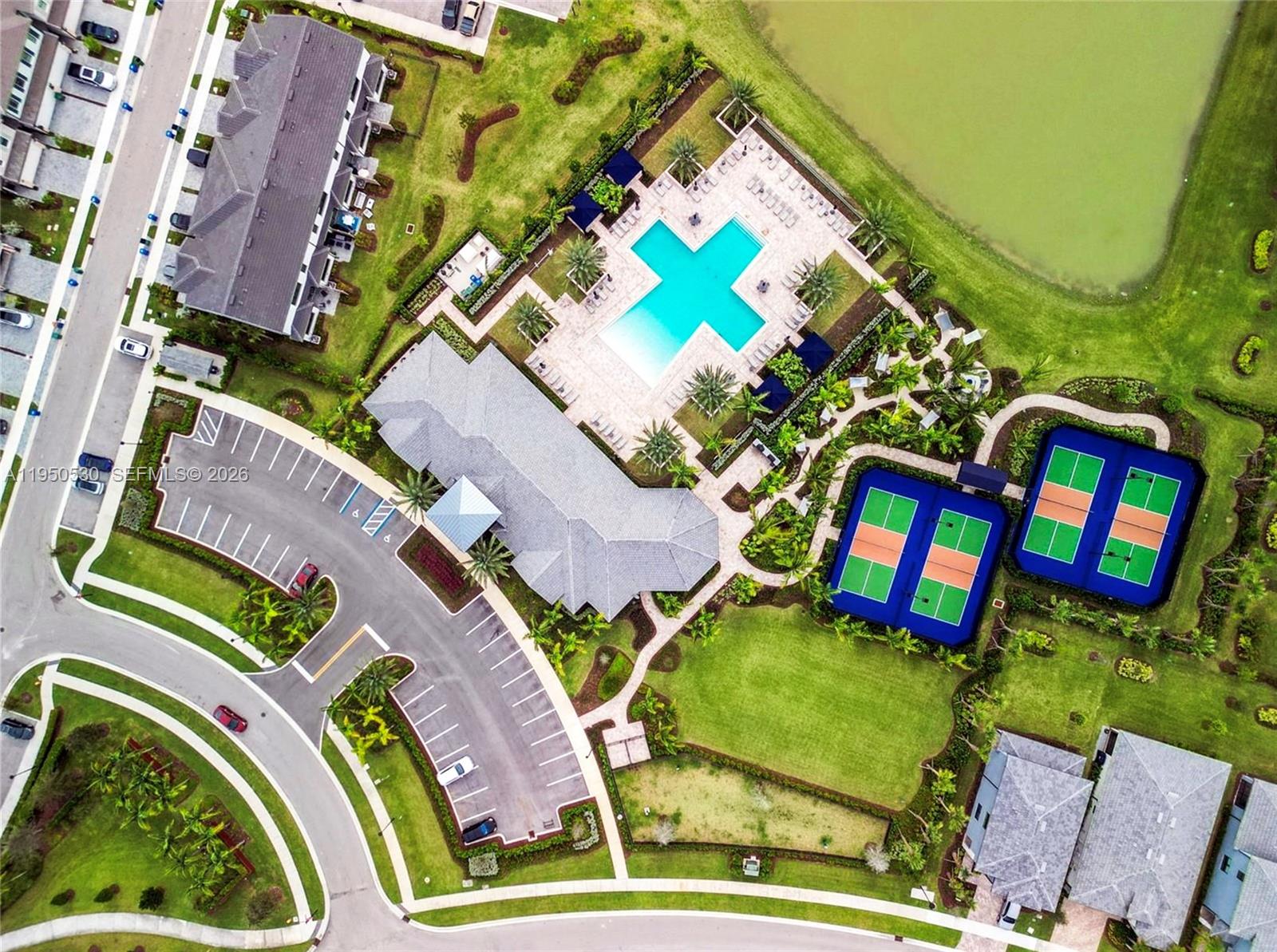 2121 S Appleton Cir S