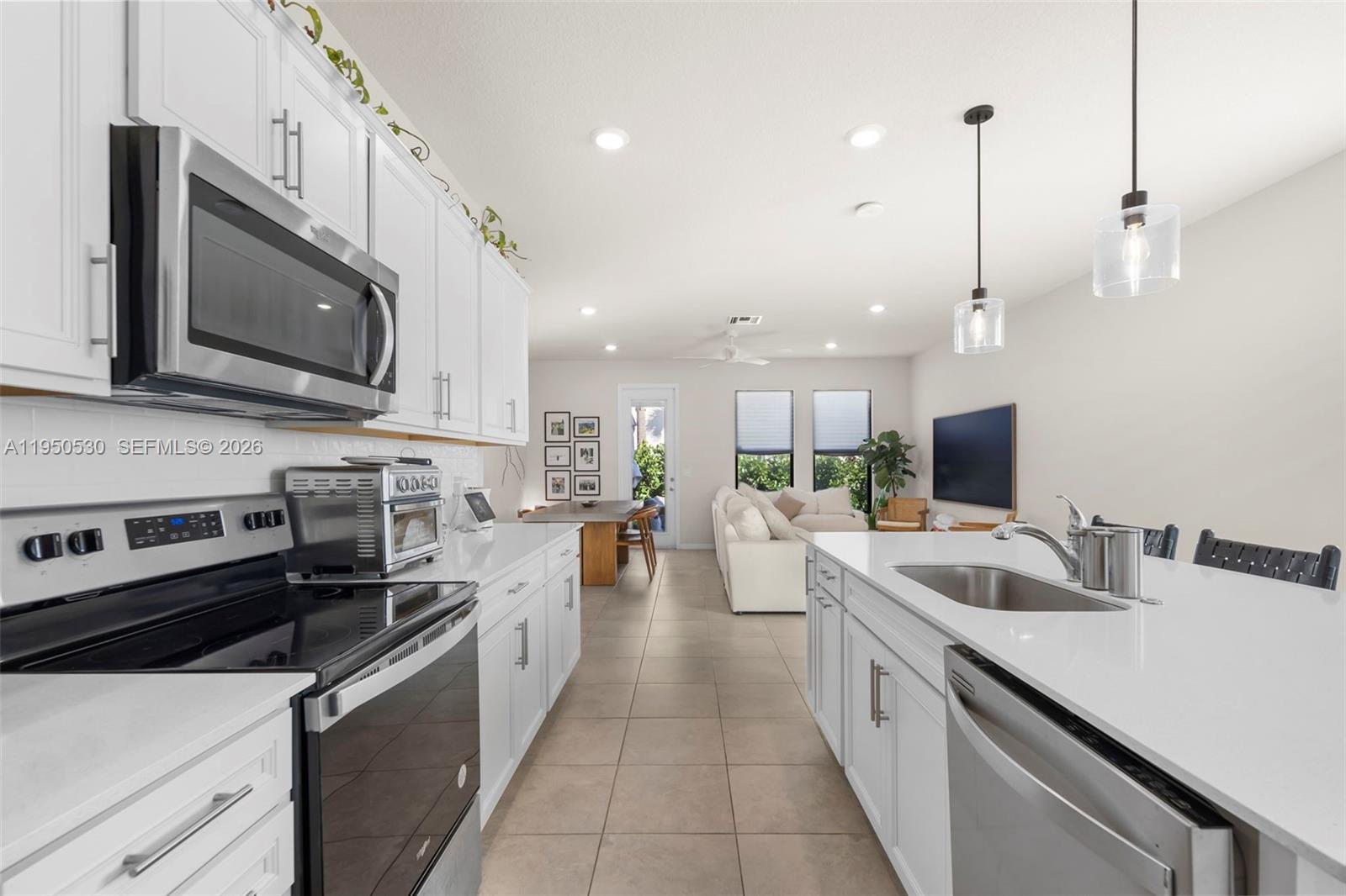 2121 S Appleton Cir S