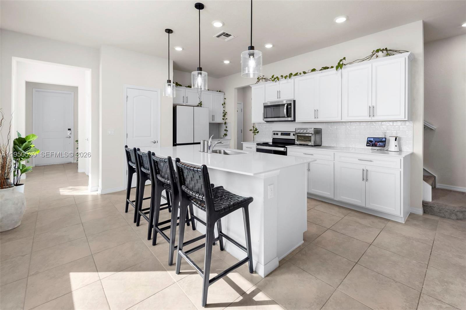 2121 S Appleton Cir S