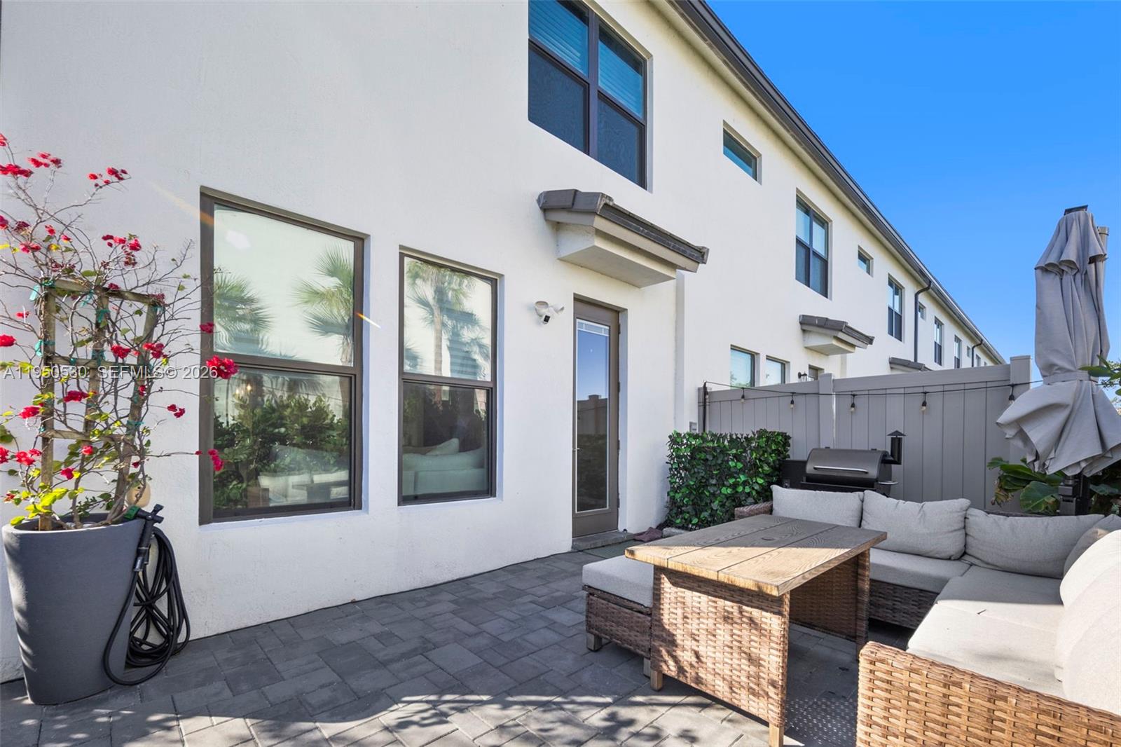 2121 S Appleton Cir S