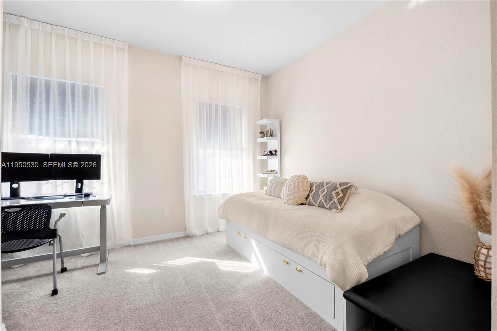 2121 S Appleton Cir S