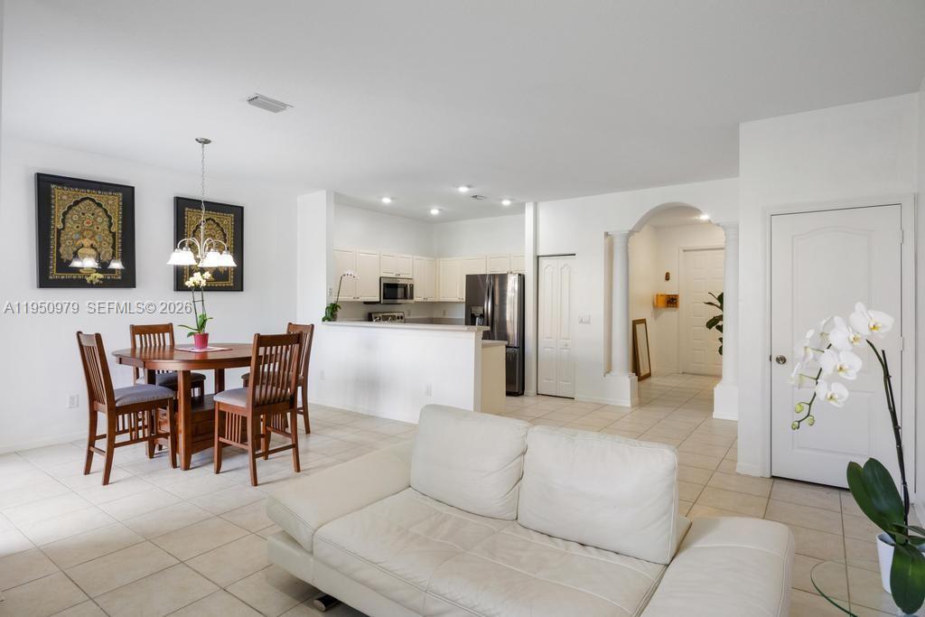 419 Rainbow Springs Ter