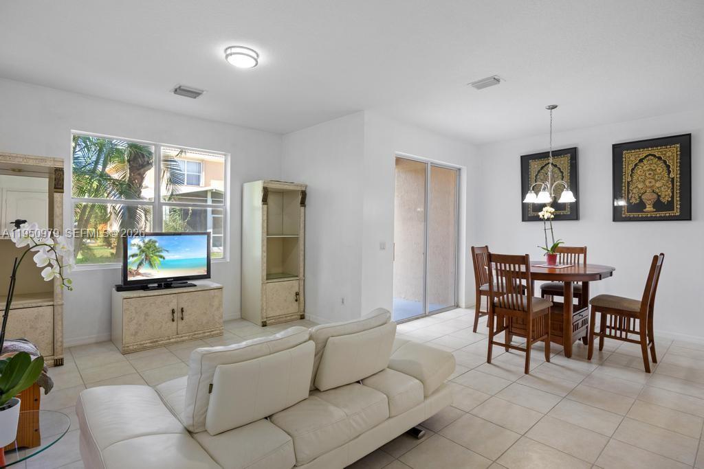 419 Rainbow Springs Ter