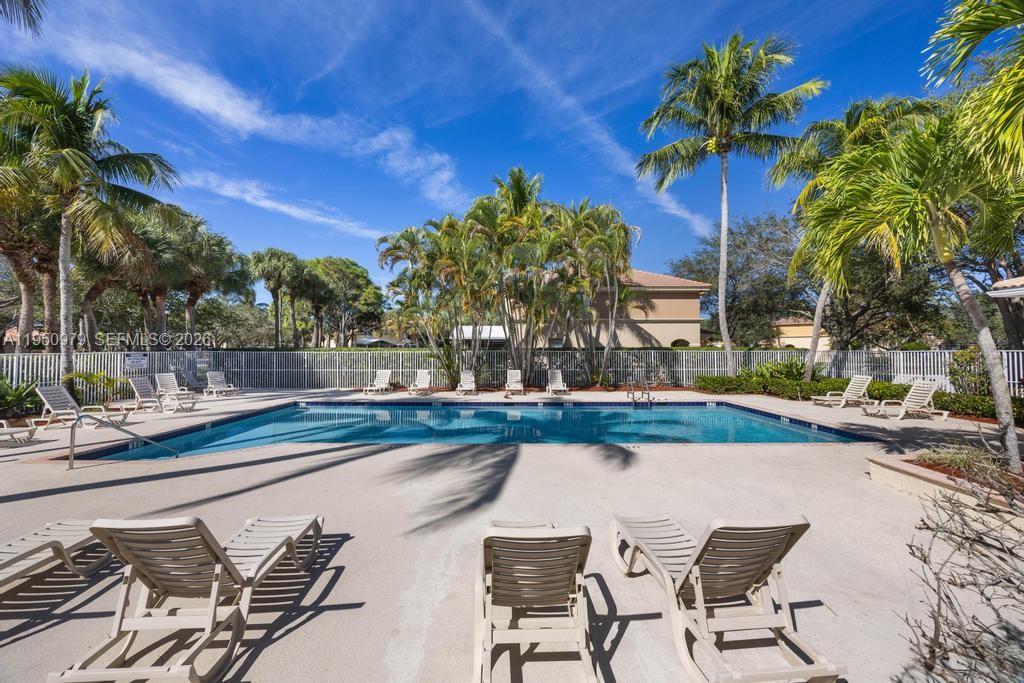 419 Rainbow Springs Ter