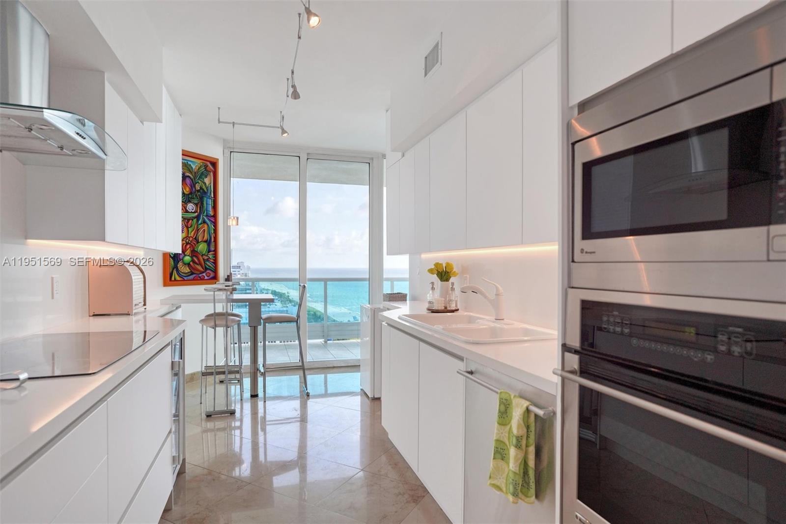 5025 Collins Ave # 2107