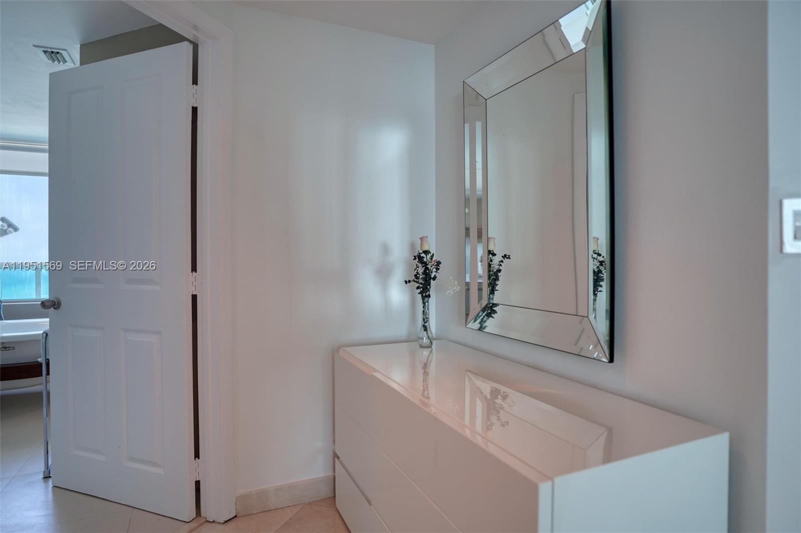 5025 Collins Ave # 2107