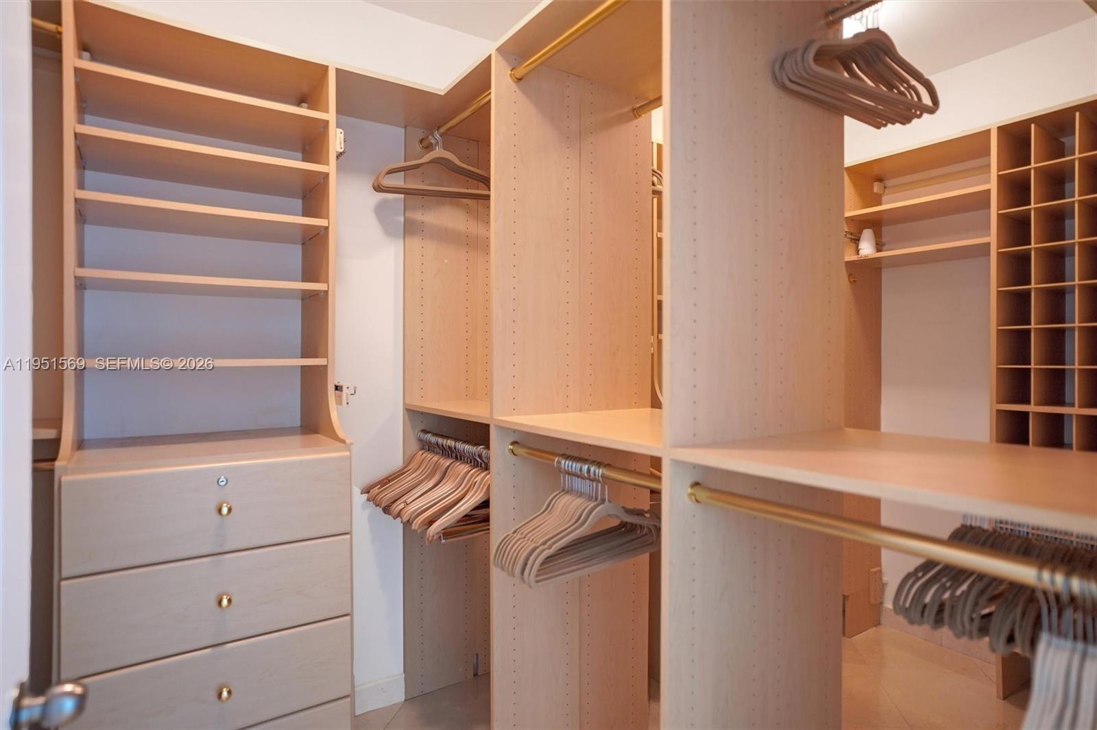 5025 Collins Ave # 2107