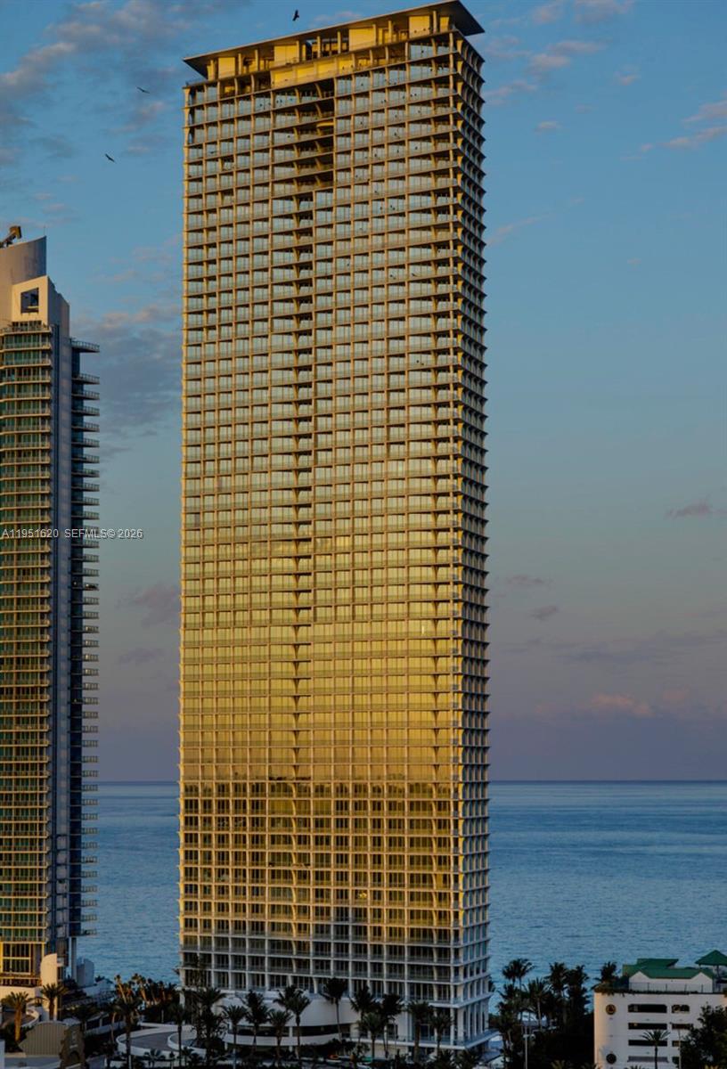 16901 Collins Ave # 1604