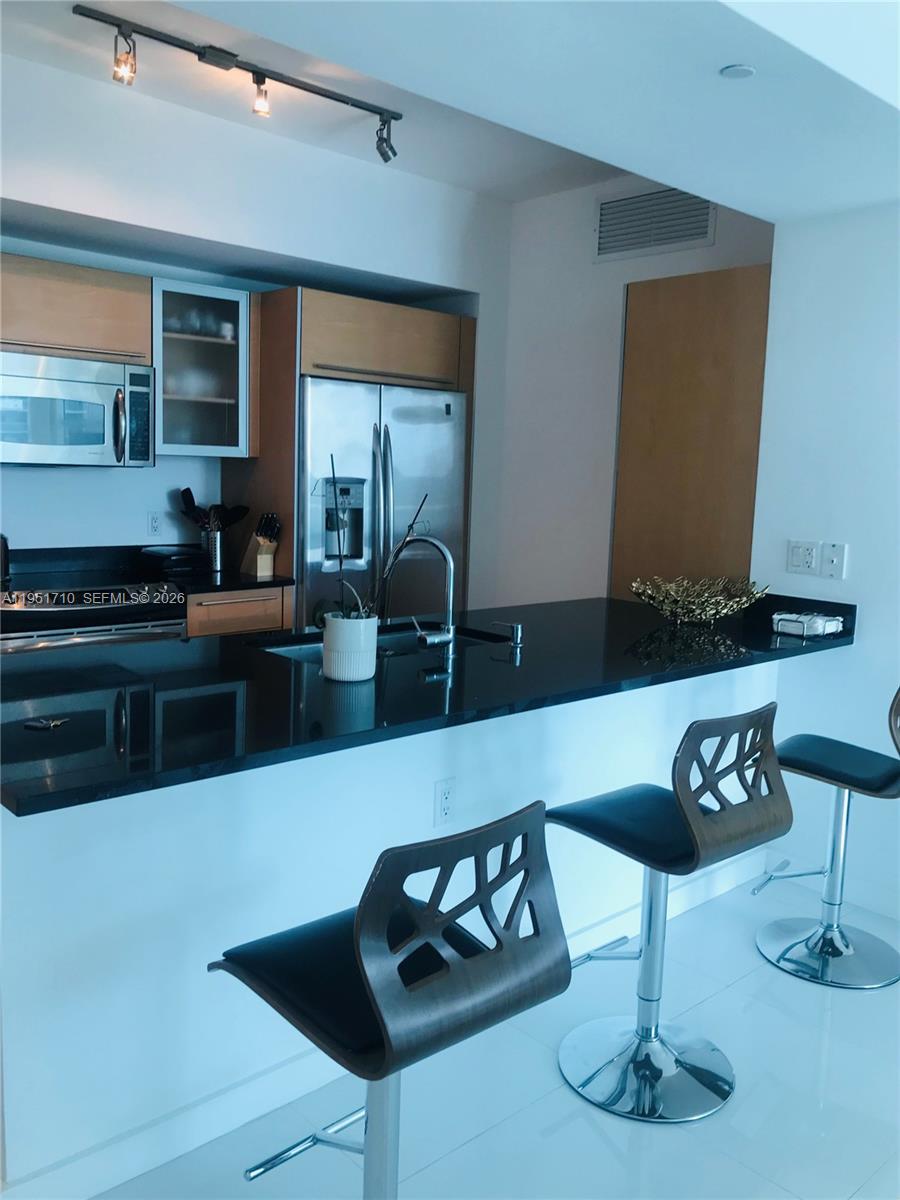 951 Brickell Ave # 2410