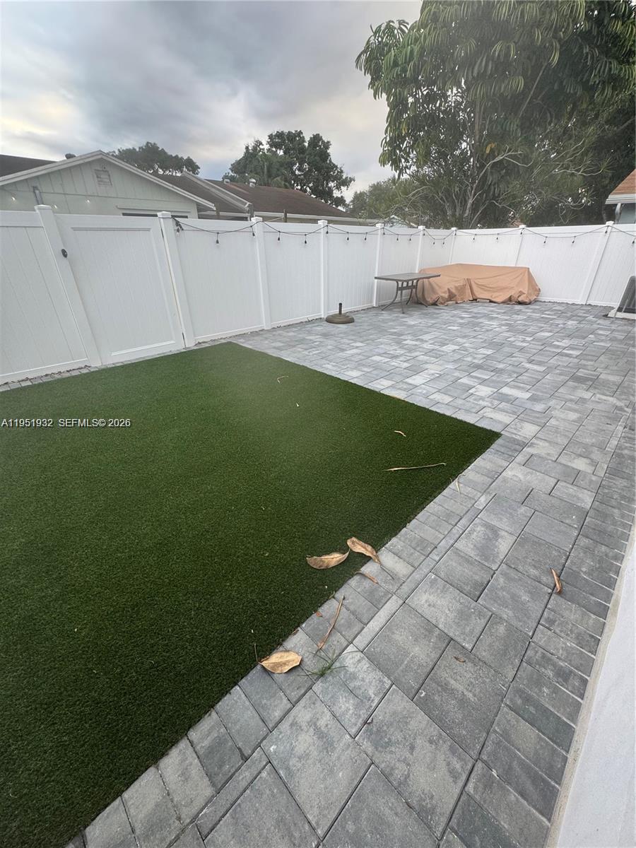 5482 S Lakewood Cir S # B