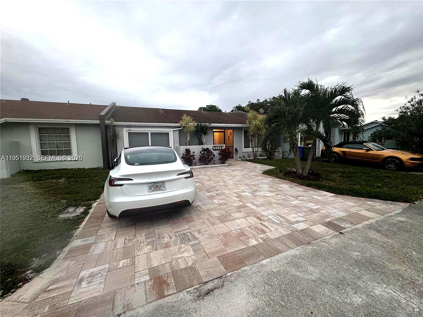 5482 S Lakewood Cir S # B