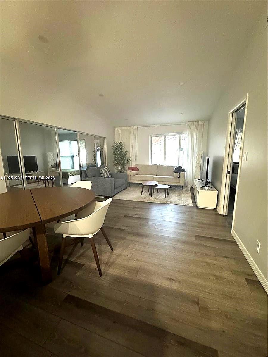 5482 S Lakewood Cir S # B