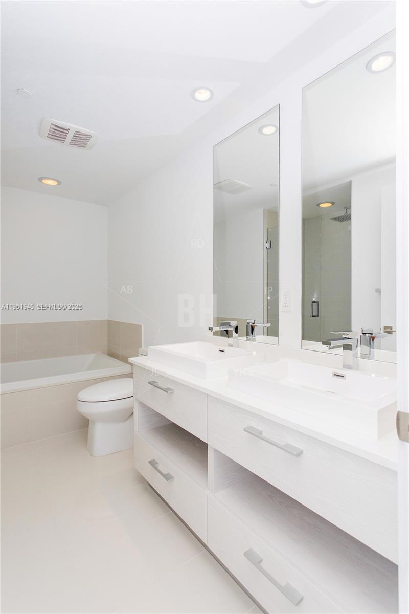 45 SW 9 ST # 1603