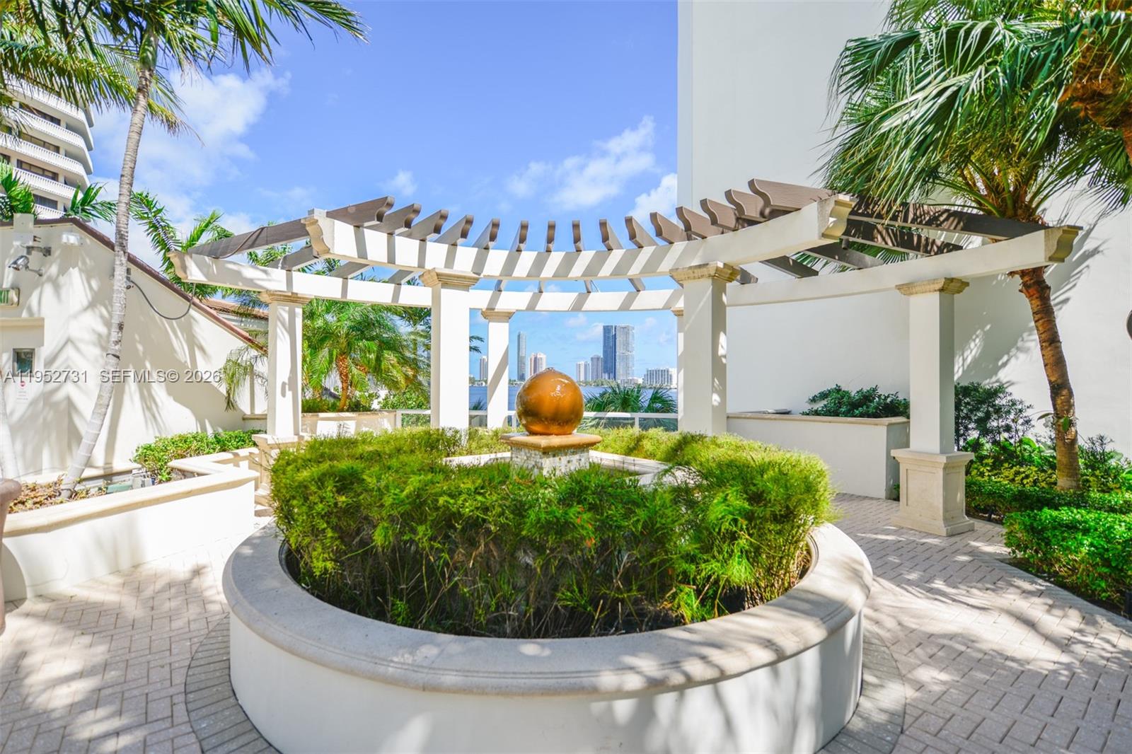 2800 Island Blvd Unit: PH05