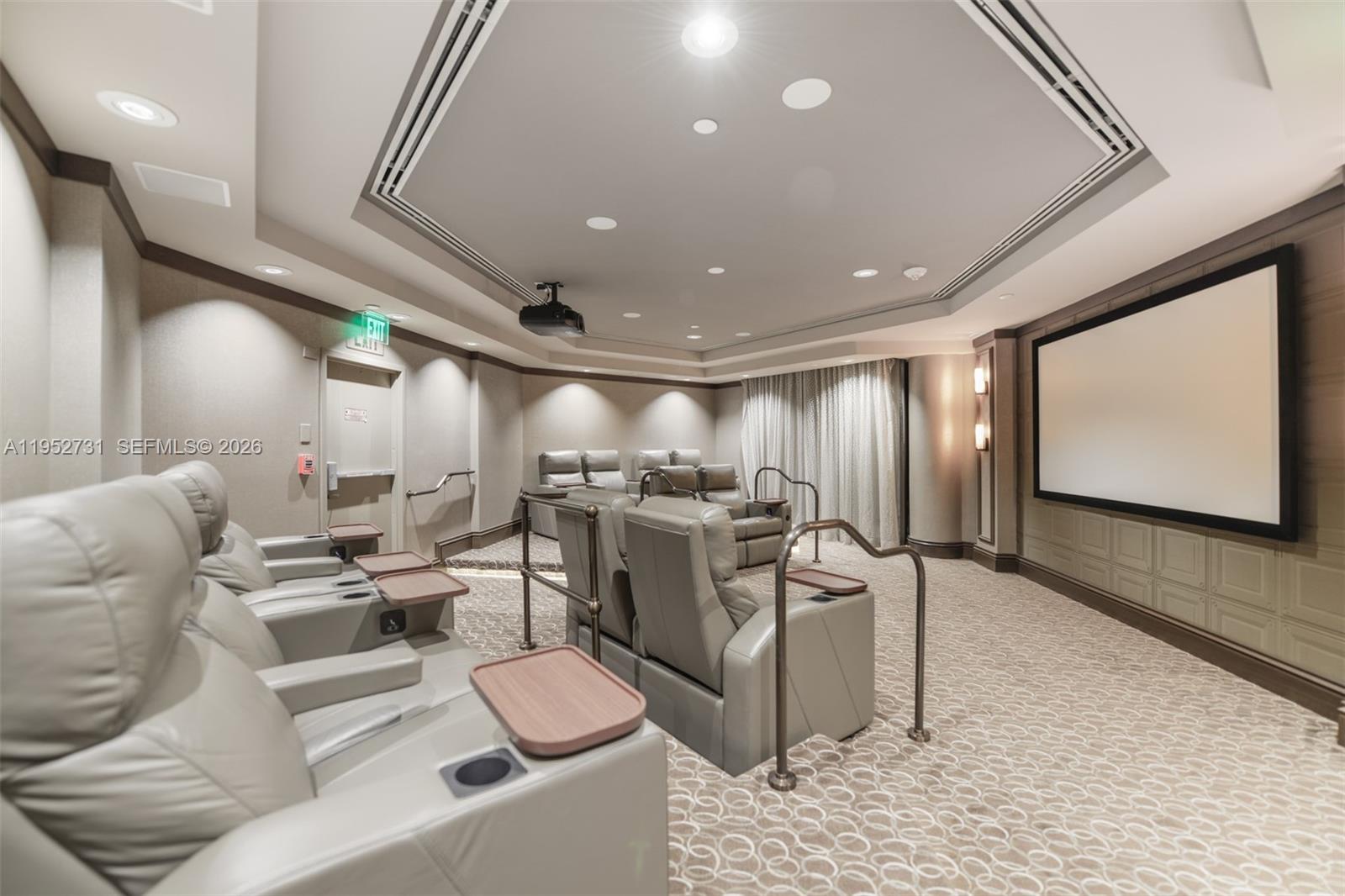 2800 Island Blvd Unit: PH05