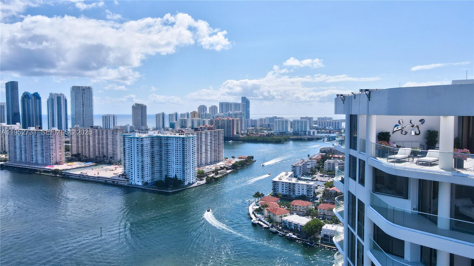 2800 Island Blvd Unit: PH05